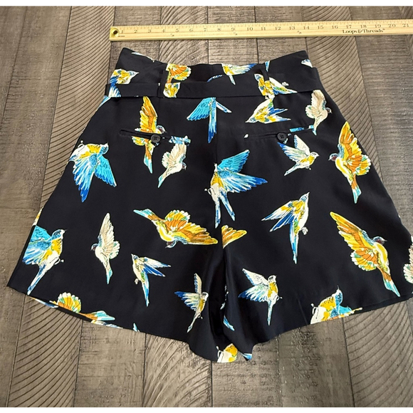 Women's Zara Shorts Size S Black Bird Print NEW - Picture 2 of 7
